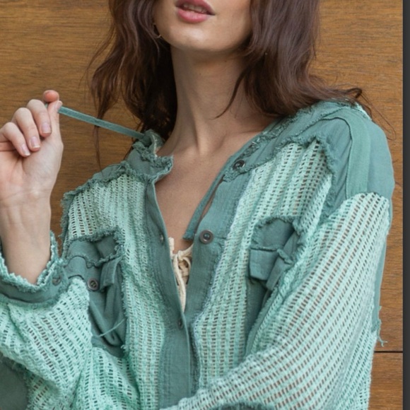 BP22💚POL perfection in button up hoodie in shades of green! Hot4fall transition - Picture 4 of 11